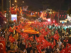 Alanya’da Binlerce Kişi 19 Mayıs’ı Coşkuyla Kutladı