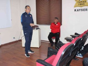 Dr. Mustafa Palancıoğlu Grassroots-c Futbol Antrenör Kursu Kayseri’de Başladı