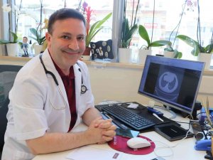 Prof. Dr. Özkaya: “Korona Vakaları Azaldı, ’Baktariyel Pnömoni’ Salgını Başladı”