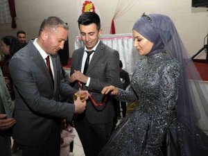 Ağrı Milli Eğitim Müdürü Kökrek, Yurtta Büyüyen Ve İş Hayatına Atanan Gençlerin Mutluluklarına Ortak Oldu