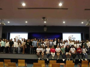 Öğrenciler Sordu, İş Dünyası Cevapladı: ‘Dijital Dönüşümden Korkmamalıyız’