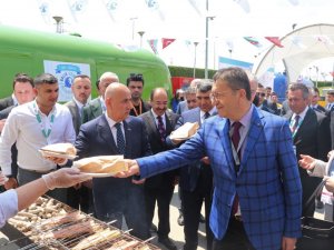 Türk Balıkları ‘Gardaş’ Sofrasında: Bakü’de Balık-ekmek Şenliği