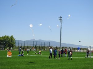 Şehzadeler’in Gökyüzü Uçurtmalarla Renklendi