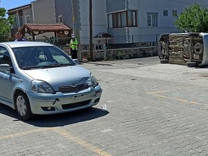Kavşakta Kaza: 1’i Çocuk 2 Yaralı