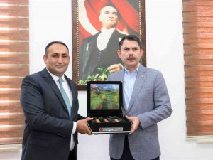 Bakan Kurum, Toroslar Belediye Başkanı Yılmaz İle Buluştu