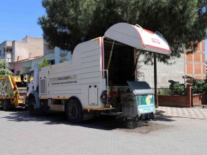 Turgutlu Belediyesinden Çöp Konteynerlerinde Yaz Temizliği