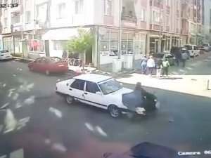 Dikkatsizliğin Kazayla Sonuçlandığı Anlar Kamerada