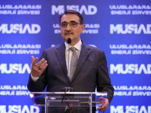 Bakan Dönmez: "Bugün Artık Kurulu Gücü 100 Bin Megavatı Geçen Bir Türkiye Var"