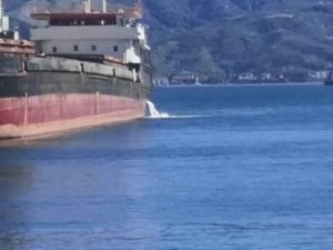 İ̇zmit Körfezi’ni Kirleten Gemiye 1 Milyon 746 Bin Tl Ceza Uygulandı