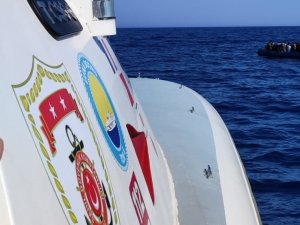 Çanakkale Açıklarında 56 Göçmen Kurtarıldı
