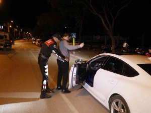 Adana’da Bin 735 Polisle Huzur Ve Güven Uygulaması