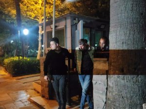 Kuşadası’nda Bir Mekânda Güvenlik Görevlisi Silahla Vuruldu