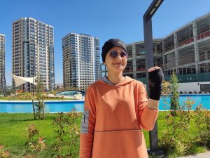 Kadın Öğretmenin Cep Telefonu Patlayarak Alev Topuna Döndü