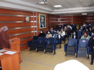 Kütahya Çelebi Eğitim Ve Araştırma Hastanesinde, “Emzirme Danışmanlığı Ve Anne Sütü” Eğitimleri