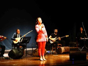 Aşık Mahzuni Şerif Unutulmaz Eserleriyle Anıldı