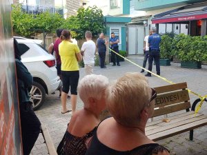 Cinnet Getiren Ukraynalı Baba, 2 Çocuğunu Bıçaklayarak Öldürdü