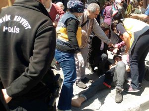 Tekirdağ’da 2 Ton Kuruyemiş Yüklü El Forklifti İşçinin Üzerine Devrildi