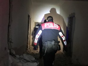 Metruk Bina Uygulamasında Hırsızlık Şüphelisi 45 Kişi Yakalandı