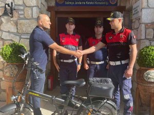 Çalınan Elektrikli Bisikleti Jandarma Tarafından Bulunup Sahibine Teslim Etti