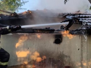 Denizli’de Tek Katlı Ev Alevlere Teslim Oldu