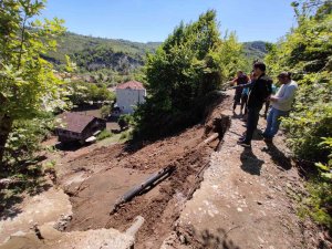 Sinop’ta Heyelan: 2 Ev Ve 1 Samanlıkta Zarar Oluştu