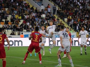 Spor Toto Süper Lig: Yeni Malatyaspor: 0 - Fenerbahçe: 1 (İ̇lk Yarı)