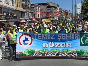 Temizlik İçin Yürüdüler
