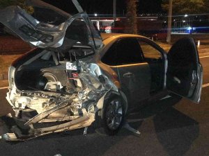 Alkollü Sürücü Seyir Halindeki Araca Çarpıp Kaçtı: 4 Yaralı