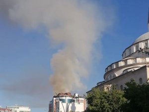 Elazığ’da Çatı Yangını Korkuttu