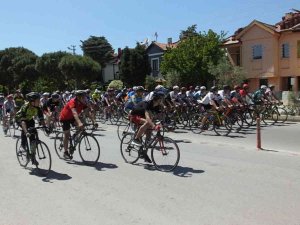 Balıkesir’de Bisiklet Yarışlarının İkinci Gününde Ödül Töreni Yapıldı