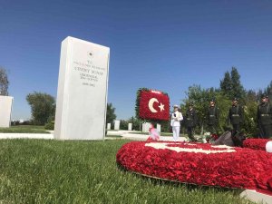 Eski Cumhurbaşkanı Cevdet Sunay, Ölüm Yıl Dönümünde Mezarı Başında Anıldı