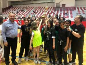 Bayraklı’da Okullar Arası Basketbol Turnuvası