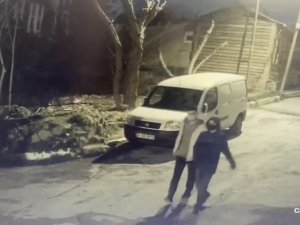 İ̇stanbul’da 9 Ev Soyan Hırsızlar Kamerada