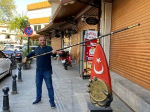 Antikacı 3 Metrelik Tüfek Yaptı, Hedefi Guinness’e Girmek