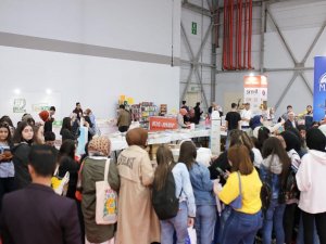 Doğu Anadolu Kitap Fuarı’nı Bir Haftada 1 Milyon Kişi Gezdi