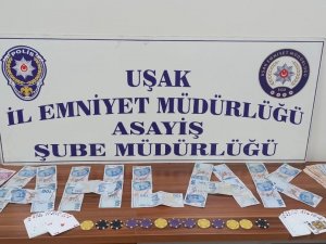 Uşak’ta Kumar Oynayan 14 Kişiye Para Cezası Verildi