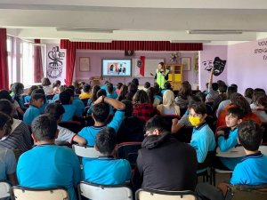 “Güvenli Okul Güvenli Gelecek Projesinde” Bilgilendirme Faaliyetleri Devam Ediyor