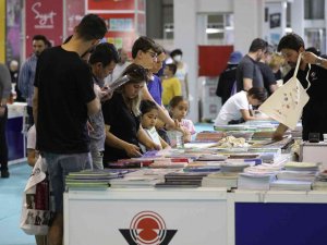 Gaziantep’teki Kitap Fuarını 2 Günde 110 Bin Kişi Ziyaret Etti