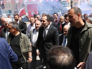 Yeniden Refah Partisi Genel Başkanı Erbakan Sivas’ta Konuştu