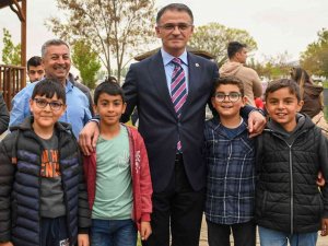 Van Valisi Dr. Ozan Balcı, Uçan Balıkların Göçünü İzledi