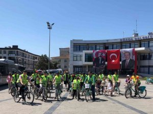 Düzce’de Pedallar Bağımlılıktan Uzak Nesiller İçin Döndü
