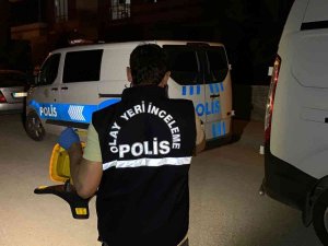 Çaldıkları Ziynet Eşyalarıyla Kayıplara Karıştı