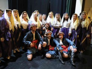 Türk Halk Müziği Konseri Ve Halk Oyunları Gösterisi Yoğun İlgi Gördü