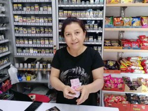 Acemi Tırnakçılar Sert Kayaya Çarptı, 200 Tl Bırakıp Marketi Terk Ettiler