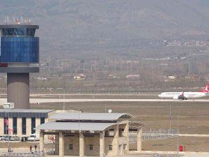 Yeni Tokat Havalimanı 37 Günde 10 Bin Yolcuyu Ağırladı