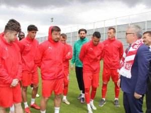 Vali Şimşek’ten Sivasspor’a Final Maçı Öncesi Moral Ziyareti