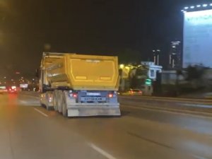 Maltepe’de Hafriyat Kamyonu Makas Atarak Trafikte Terör Estirdi