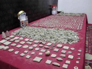 İ̇zmir Polisinden Tarihi Eser Kaçakçlarına Darbe