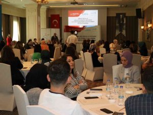 Van’da Erken Yaşta Ve Zorla Evlilikler Masaya Yatırıldı