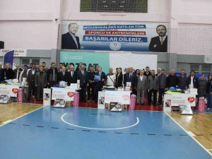 Özel Eğitim Okullarına Spor Malzemesi Dağıtıldı